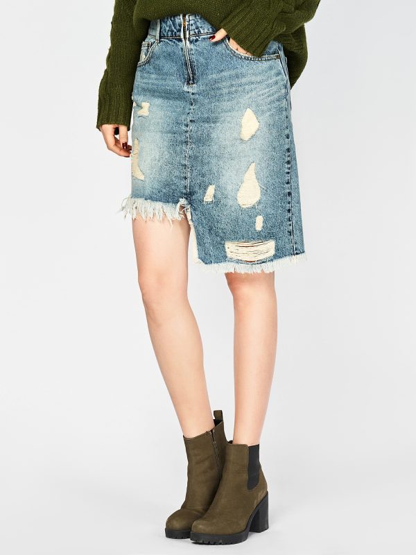 Chân váy mài rách