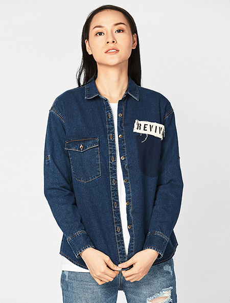 Áo sơmi nữ denim có túi ốp ngực